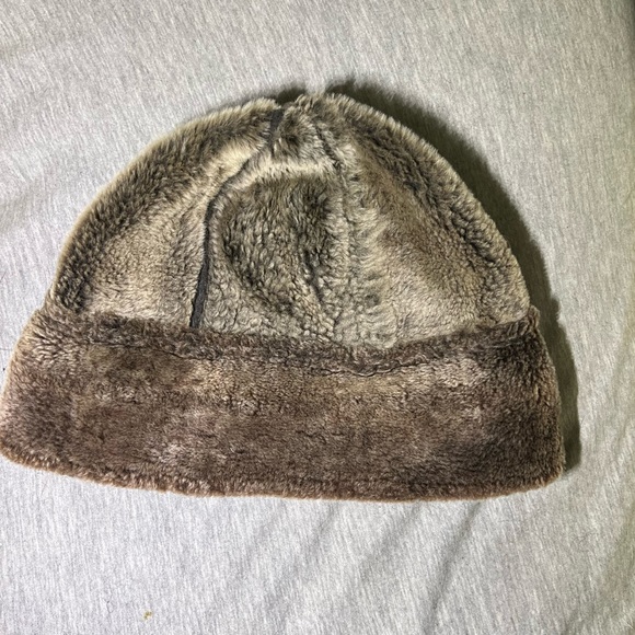 Brown sheepskin beanie Hat - Picture 4 of 8